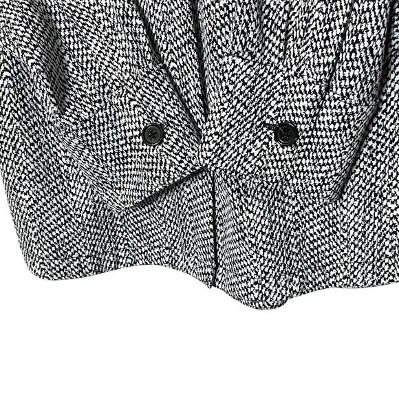 Welcome to my closet. - Picture 6 of 13